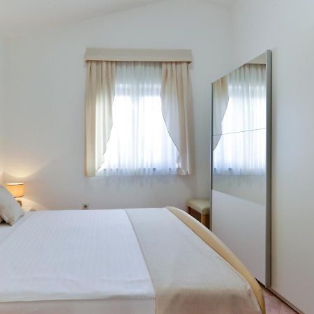 Apartments Villa Rosi ウマグ エクステリア 写真