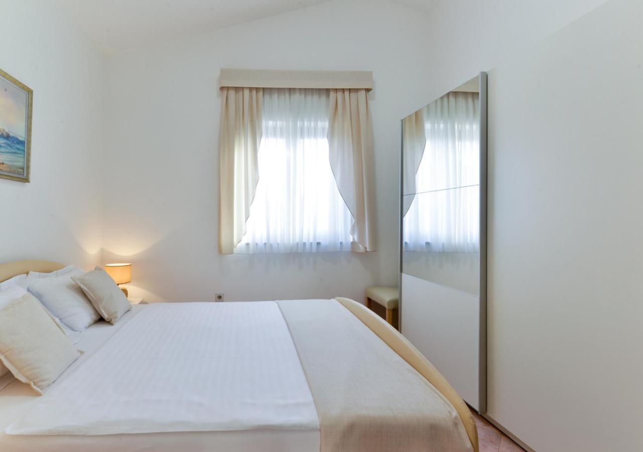 Apartments Villa Rosi ウマグ エクステリア 写真