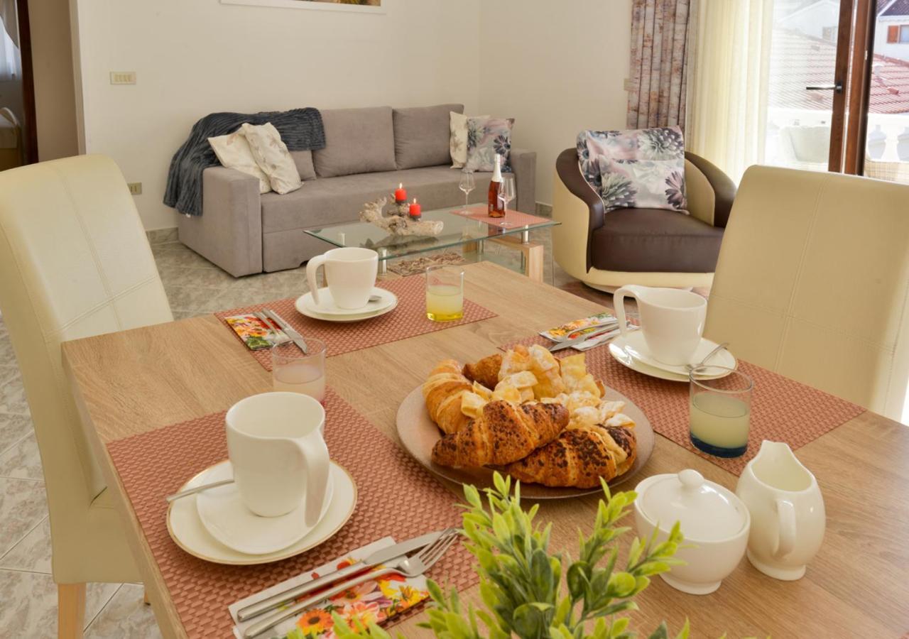 Apartments Villa Rosi ウマグ エクステリア 写真