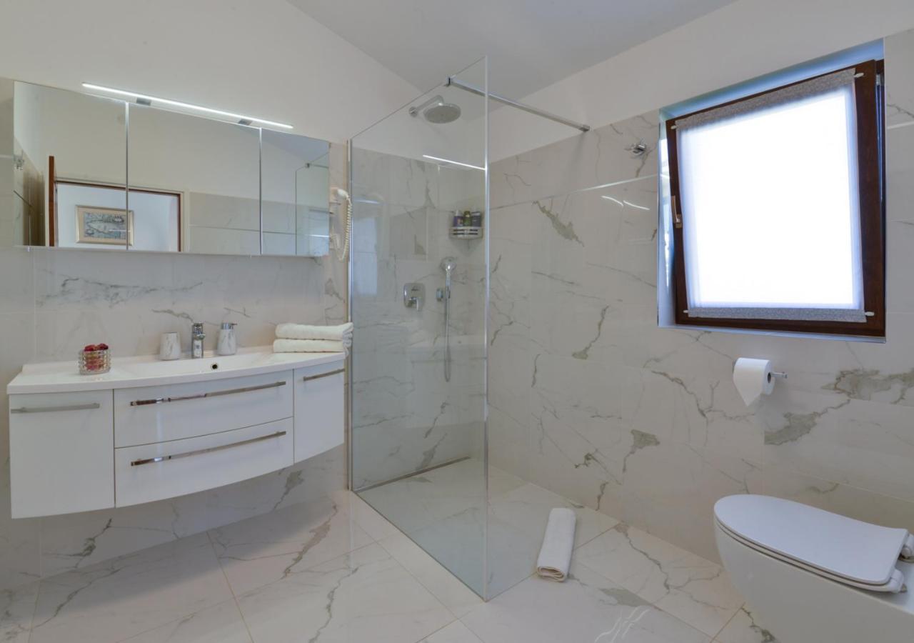 Apartments Villa Rosi ウマグ エクステリア 写真