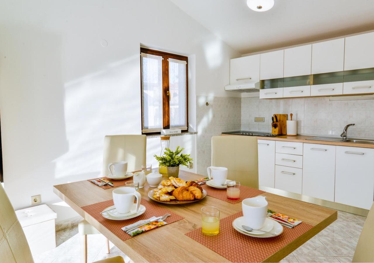 Apartments Villa Rosi ウマグ エクステリア 写真