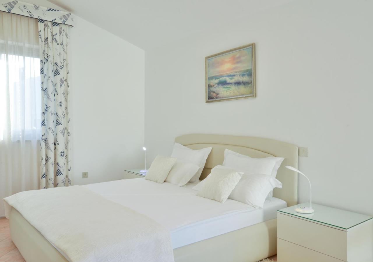 Apartments Villa Rosi ウマグ エクステリア 写真