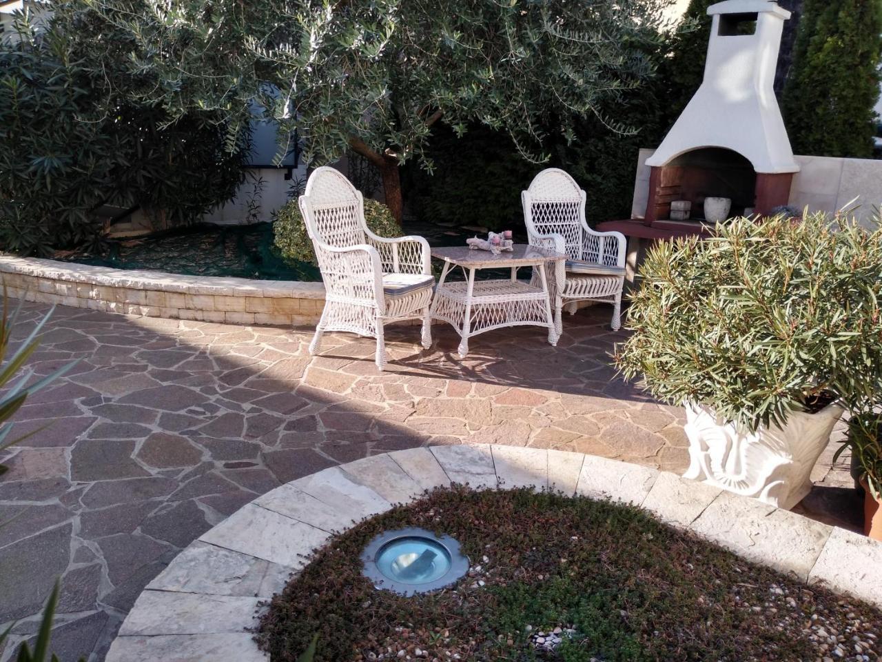 Apartments Villa Rosi ウマグ エクステリア 写真